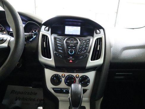 Used 2014 Ford Focus SE w/ SE Winter Package image 12