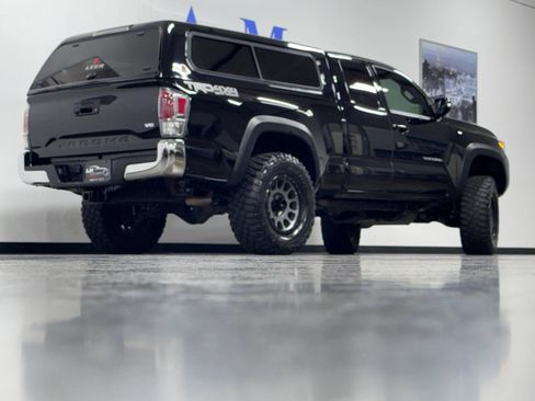 Used 2021 Toyota Tacoma TRD Off-Road AWD/4WD image 5