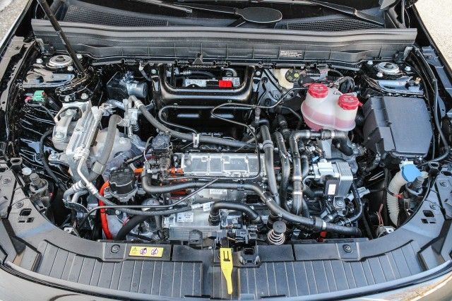 Used 2025 Mercedes-Benz EQB 300 4MATIC image 27
