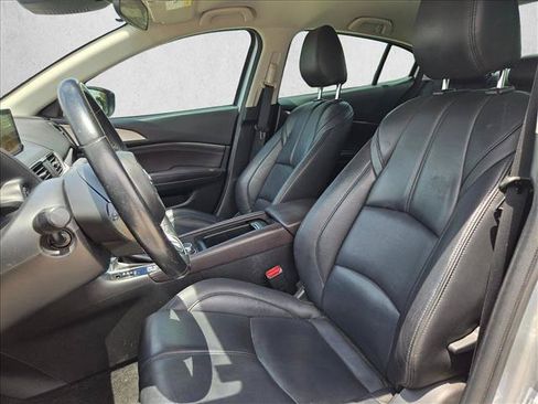 Used 2018 MAZDA MAZDA3 Touring FWD image 14