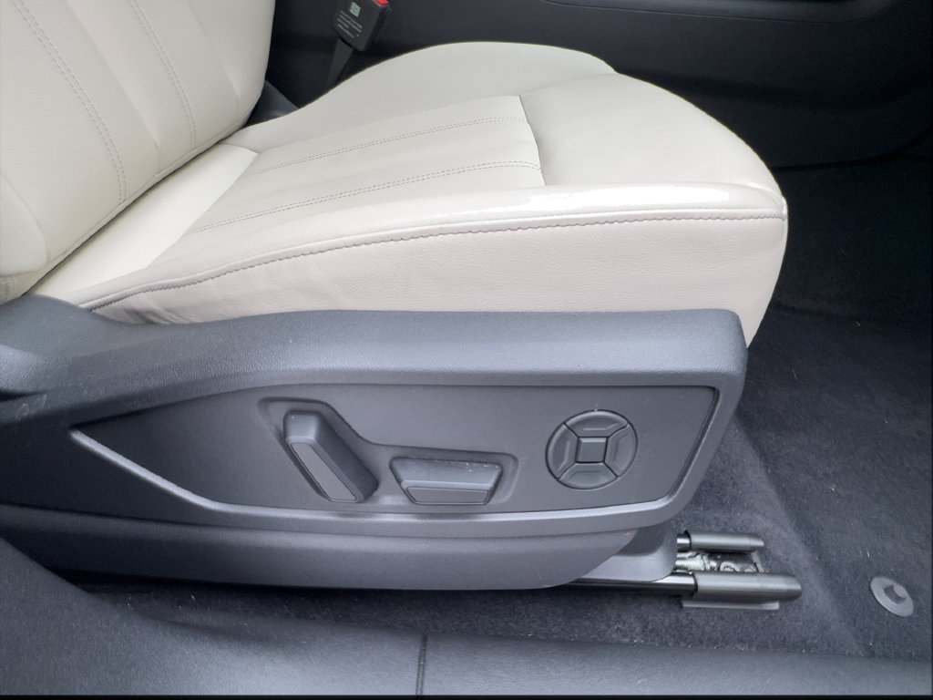 Used 2025 Audi Q5 Premium w/ Convenience Package AWD/4WD image 35