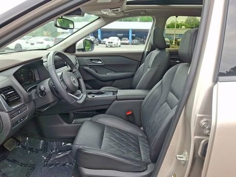 Used 2023 Nissan Rogue Platinum FWD image 15