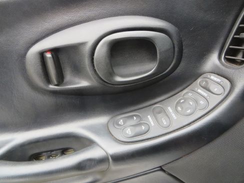 Used 2003 Chevrolet Corvette Convertible w/ Preferred Equipment Group1 image 21