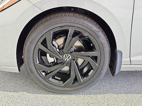 New 2026 Volkswagen Jetta SE FWD image 12