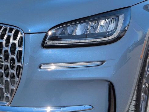 Used 2025 Lincoln Corsair FWD image 11