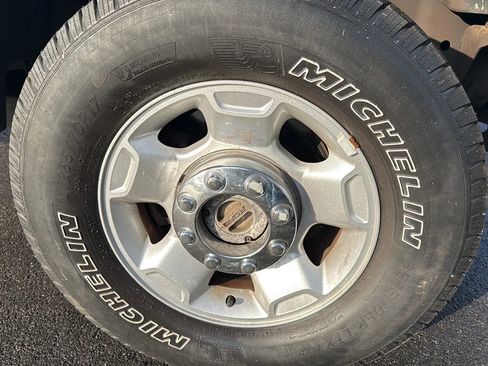 Used 2010 Ford F250 Lariat image 14