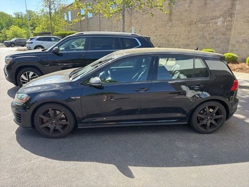 Used 2017 Volkswagen GTI SE image 11