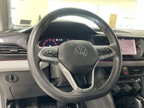 Used 2022 Volkswagen Taos SEL w/ Panoramic Sunroof Package FWD image 14