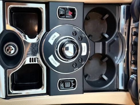 Used 2011 Rolls-Royce Ghost RWD image 25