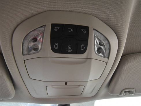 Used 2024 Chrysler Pacifica Limited FWD image 37