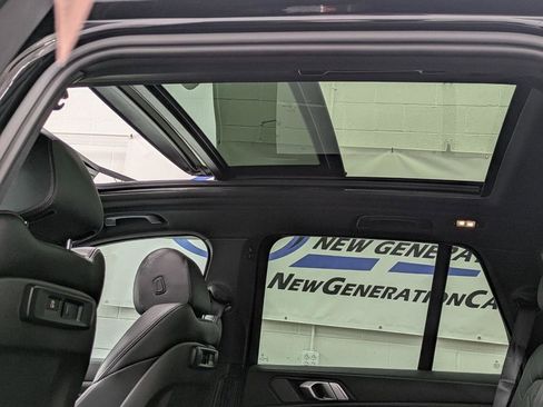 Used 2023 BMW X5 xDrive40i w/ Premium Package AWD/4WD image 5