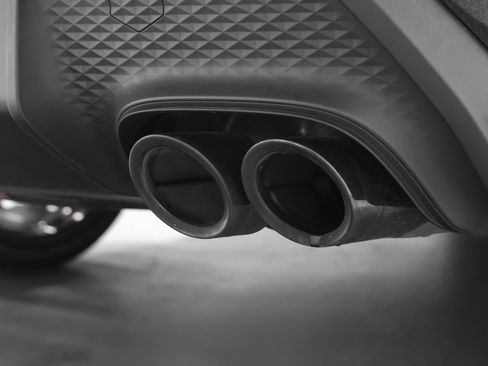 Certified 2023 Porsche Macan image 17