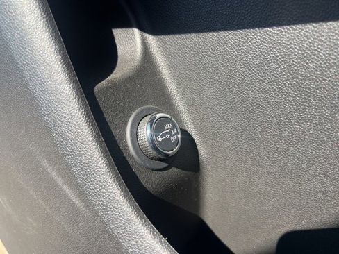 Used 2023 Cadillac XT4 Premium Luxury image 12