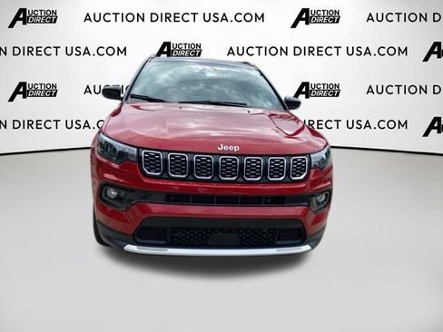 Used 2024 Jeep Compass Limited image 3