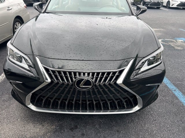 Used 2023 Lexus ES 300h w/ Premium Package FWD image 2