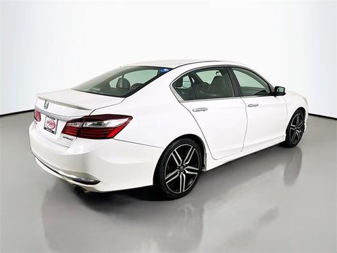 Used 2016 Honda Accord Sport image 15