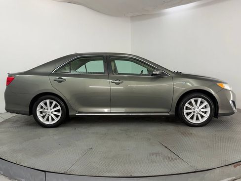 Used 2013 Toyota Camry XLE w/ Leather Pkg FWD image 5