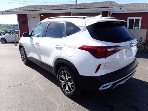 Used 2021 Kia Seltos EX AWD/4WD image 4