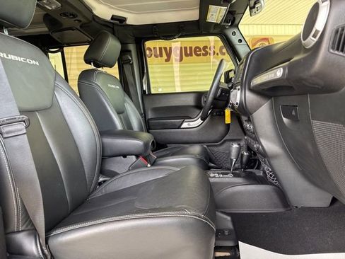 Used 2016 Jeep Wrangler Unlimited Rubicon w/ Connectivity Group AWD/4WD image 25