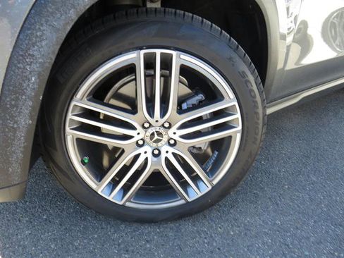 Used 2023 Mercedes-Benz GLS 450 4MATIC image 25