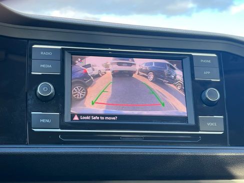 Used 2024 Volkswagen Jetta SE image 20