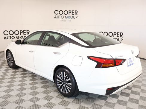 Used 2024 Nissan Altima 2.5 SV FWD image 21