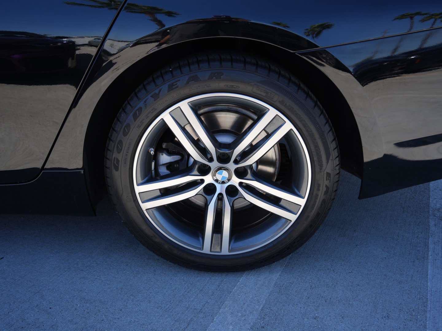 Used 2023 BMW 530i w/ Convenience Package RWD image 6