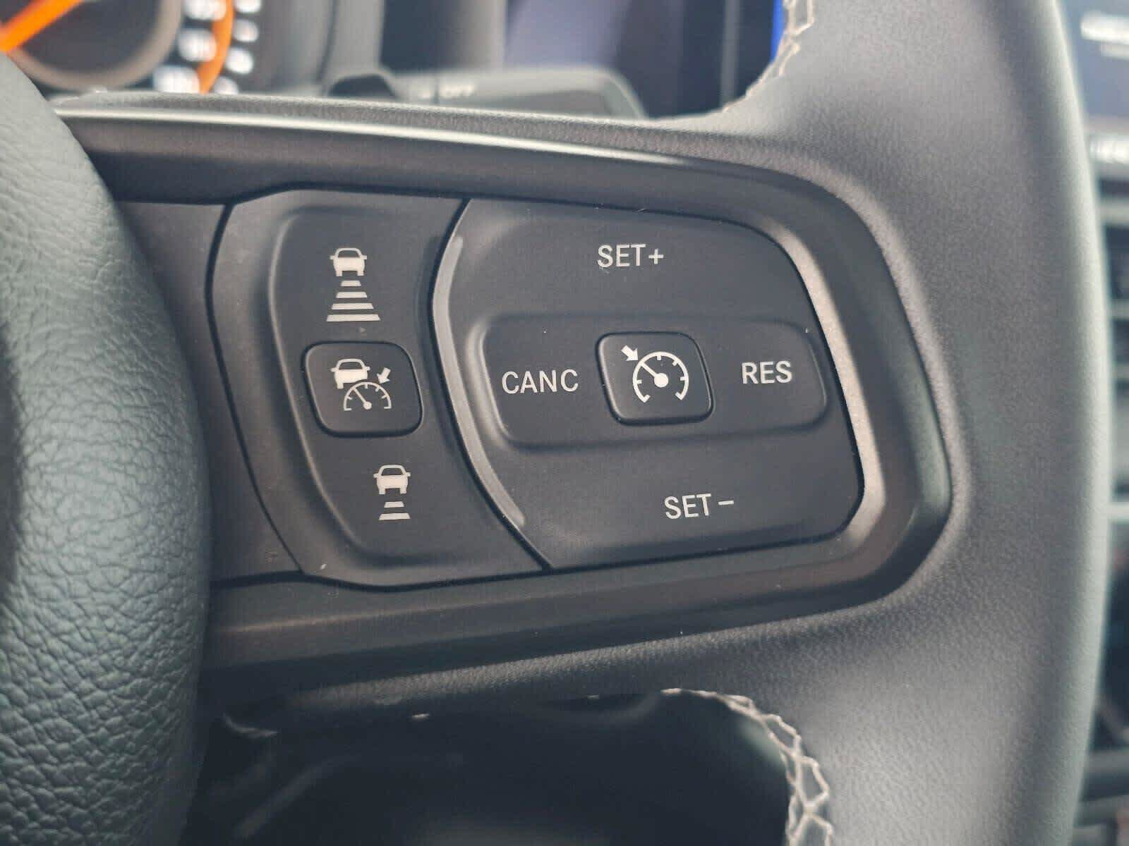Used 2025 Jeep Wrangler Unlimited Rubicon AWD/4WD image 29