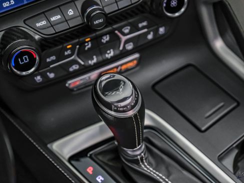 Used 2015 Chevrolet Corvette Z06 w/ 3LZ Preferred Equipment Group image 68