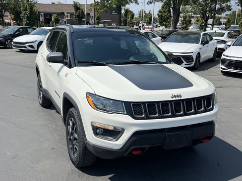 Used 2019 Jeep Compass Trailhawk AWD/4WD image 4