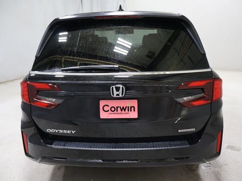 New 2026 Honda Odyssey Touring image 6