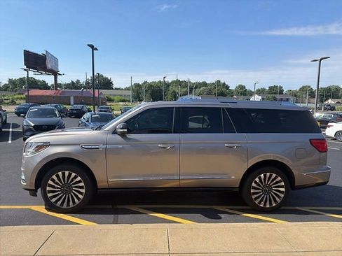 Used 2020 Lincoln Navigator L Reserve w/ Luxury Package AWD/4WD image 3
