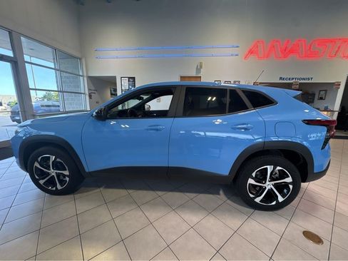 Used 2024 Chevrolet Trax RS FWD image 8