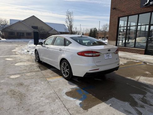 Used 2020 Ford Fusion SEL image 9