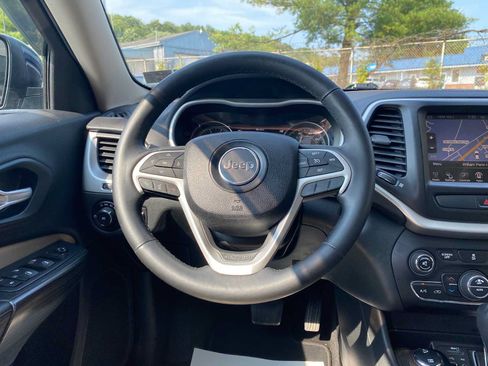 Used 2015 Jeep Cherokee Limited AWD/4WD image 16