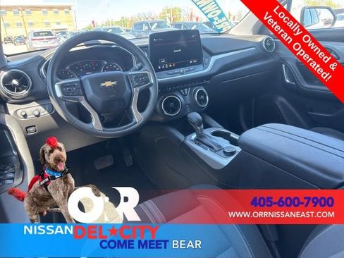 Used 2025 Chevrolet Blazer LT FWD image 11