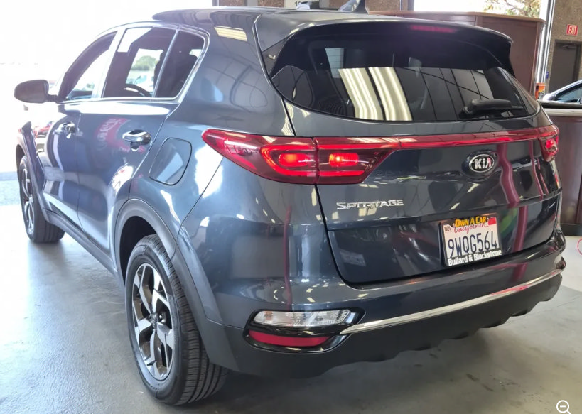 Used 2021 Kia Sportage LX AWD/4WD image 2