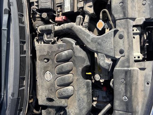 Used 2010 Nissan Versa 1.8 S image 21