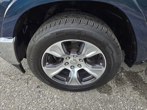Used 2022 RAM 1500 Laramie AWD/4WD image 12