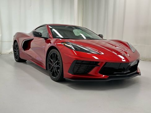 Used 2025 Chevrolet Corvette Stingray Coupe w/ Battery Protection Package RWD image 2