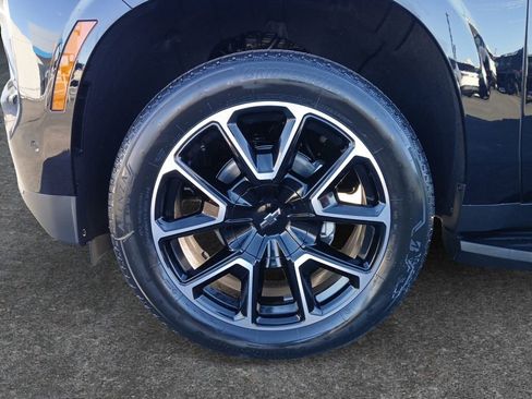 New 2026 Chevrolet Suburban RST w/ Comfort Package AWD/4WD image 9