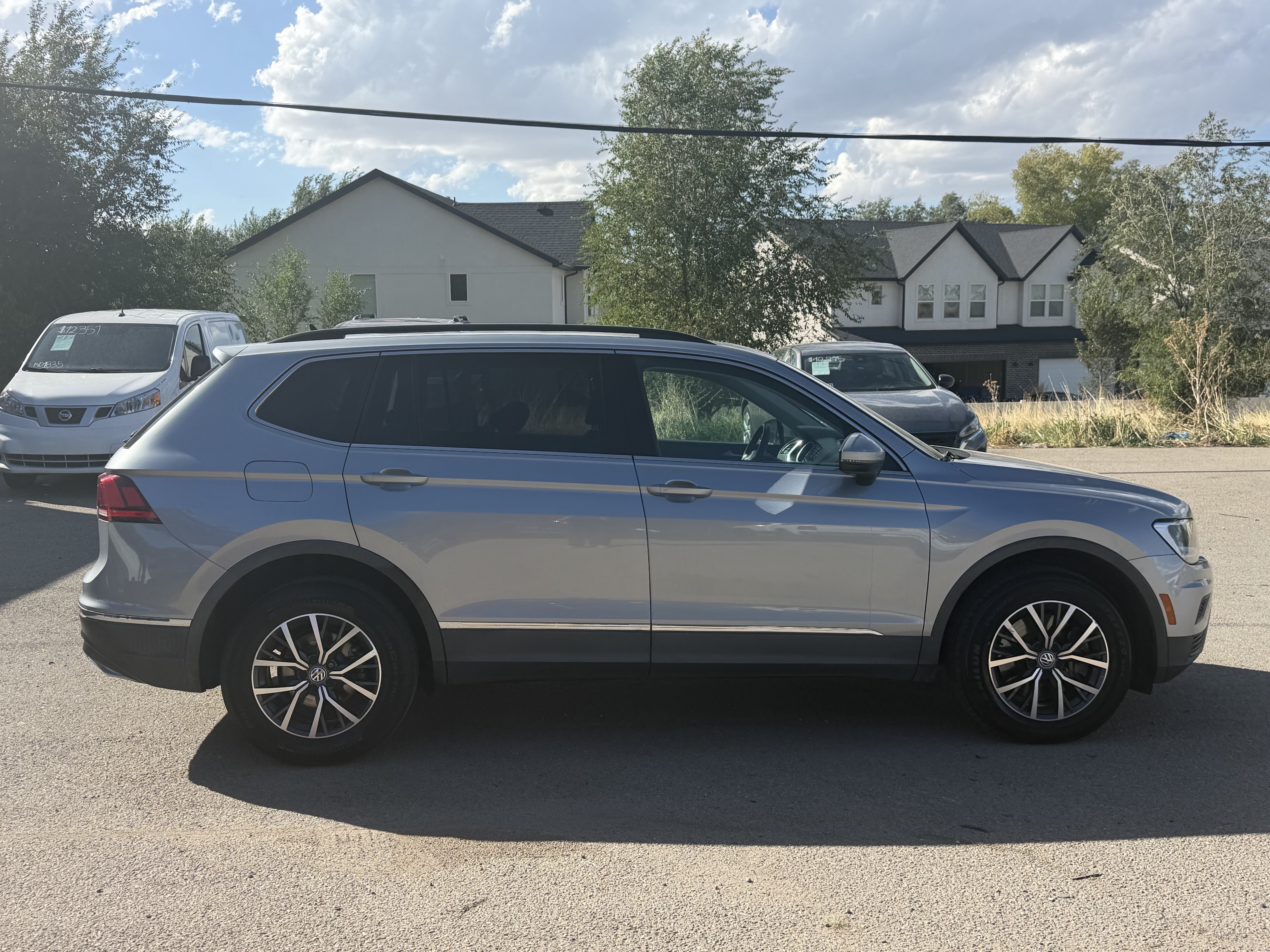Used 2020 Volkswagen Tiguan SE w/ Panoramic Sunroof Package FWD image 7