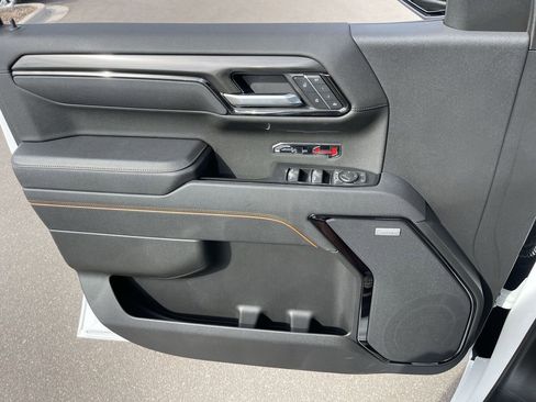 Used 2025 GMC Sierra 1500 AT4 image 23