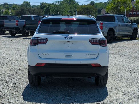Used 2025 Jeep Compass Limited AWD/4WD image 9