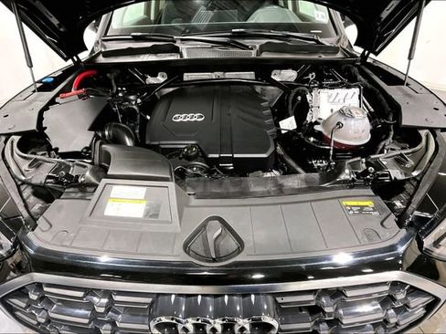 Used 2023 Audi Q5 2.0T Premium w/ Convenience Package image 9