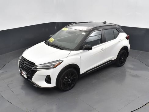 Used 2023 Nissan Kicks SR w/ SR Premium Package image 39