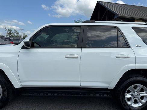 Used 2024 Toyota 4Runner SR5 AWD/4WD image 35