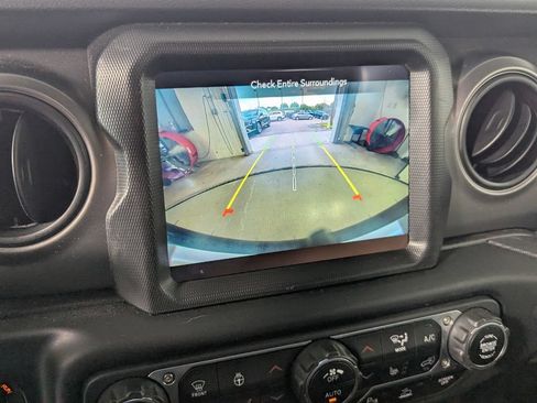 Used 2022 Jeep Wrangler Unlimited Sport w/ Sun And Sound Package AWD/4WD image 20