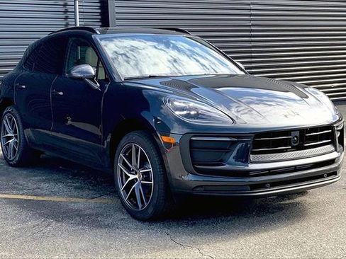 Certified 2026 Porsche Macan AWD/4WD image 12