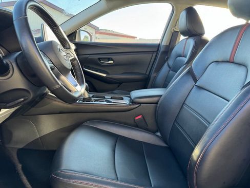 Used 2025 Nissan Sentra SR w/ SR Premium Package FWD image 4